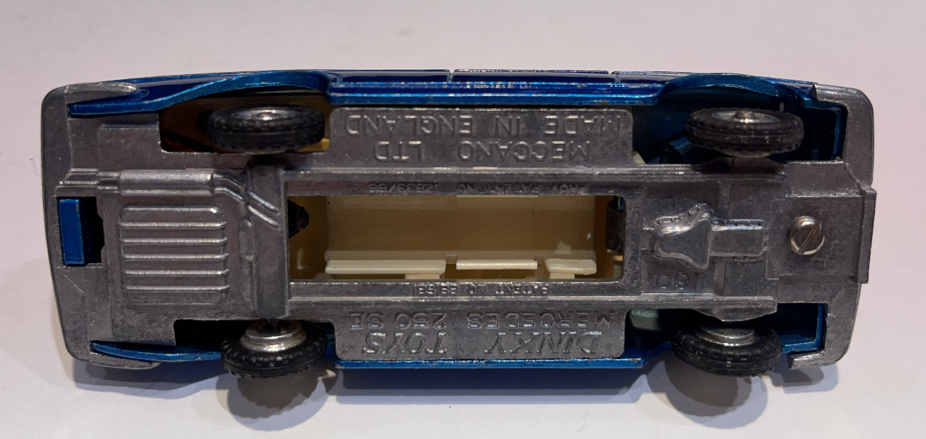 MERCEDES 250 SE DINKY TOYS 1/43