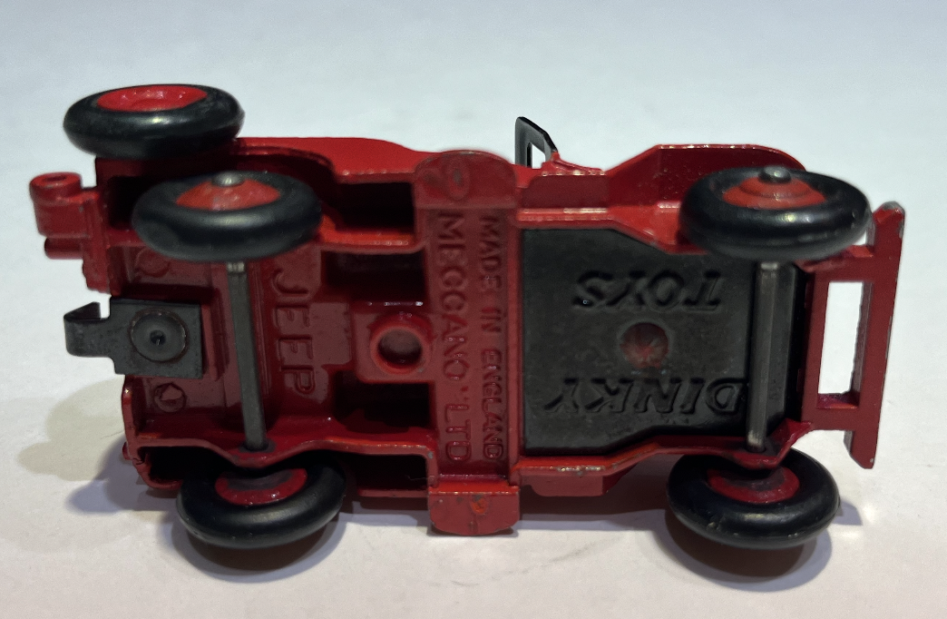 JEEP UNIVERSAL DINKY TOYS 1/43