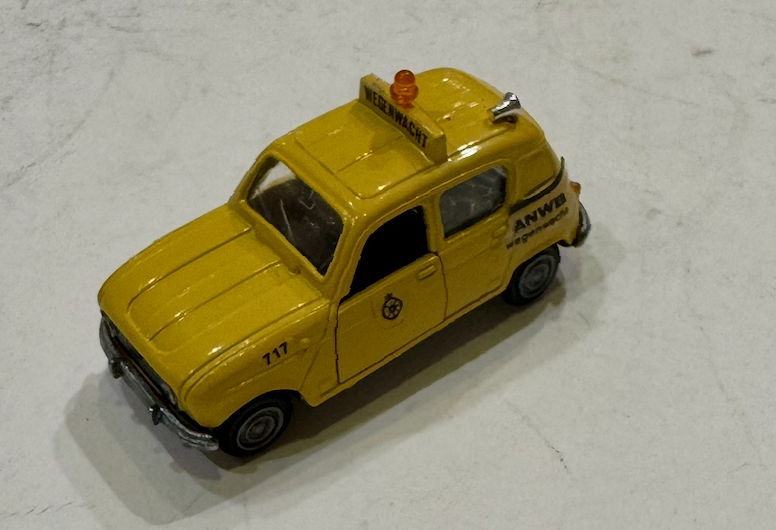 RENAULT 4L AHL MODELS 1/64