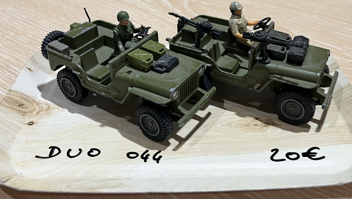 DUO JEEP MILITAIRE  DINKY TOYS 1/43