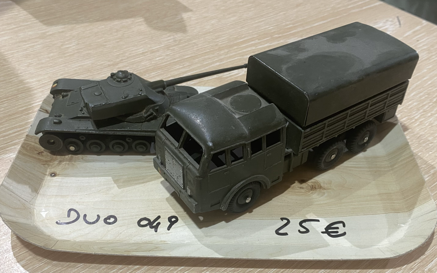 DOU MILITAIRE DINKY TOYS 1/43