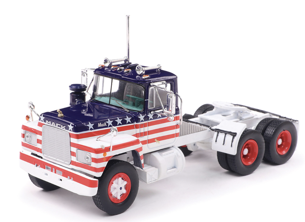 KENWORTH BULLNOSE 1950 BLEU IXO 1/64