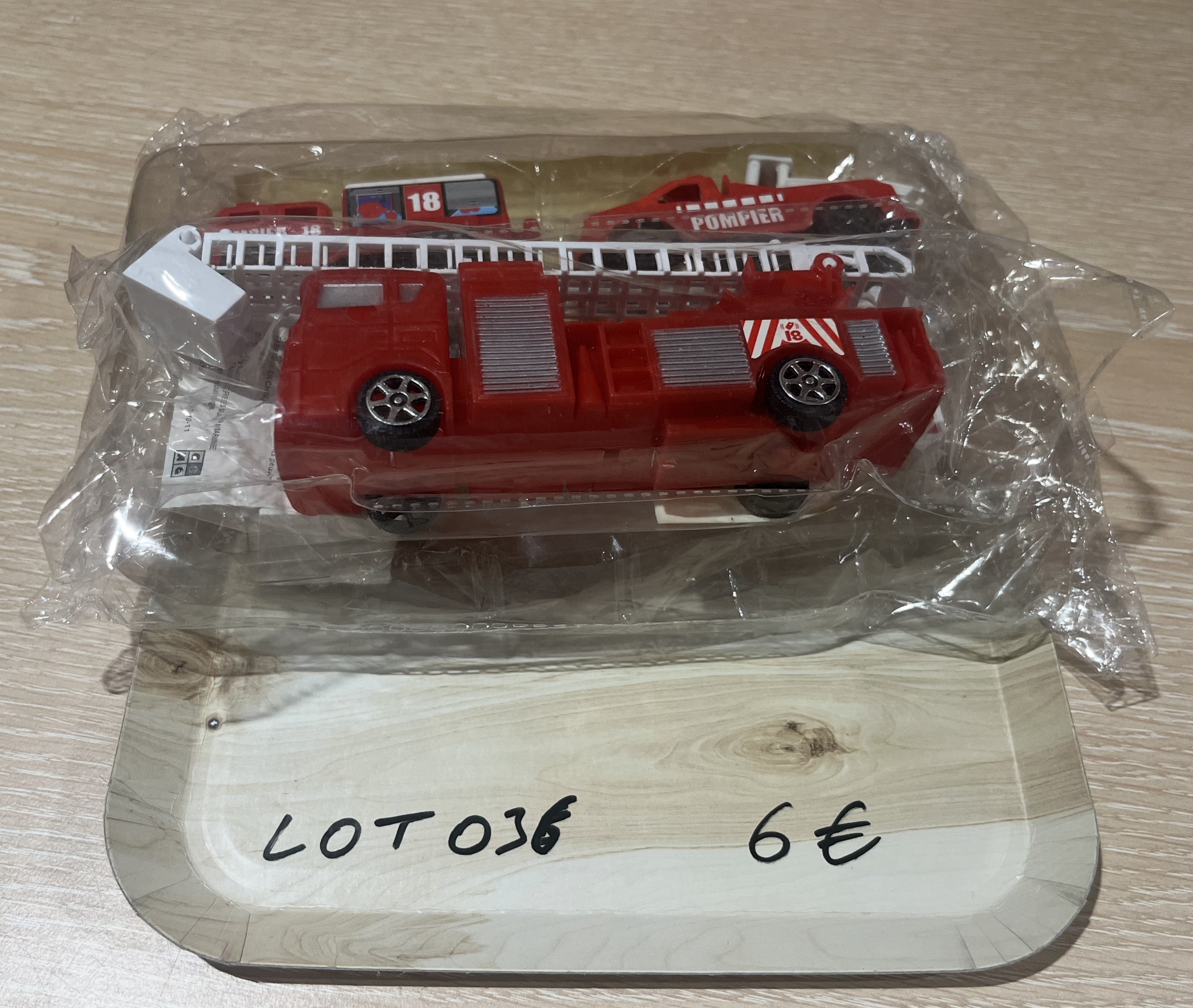 CAMION PLASTIC POMPIERS