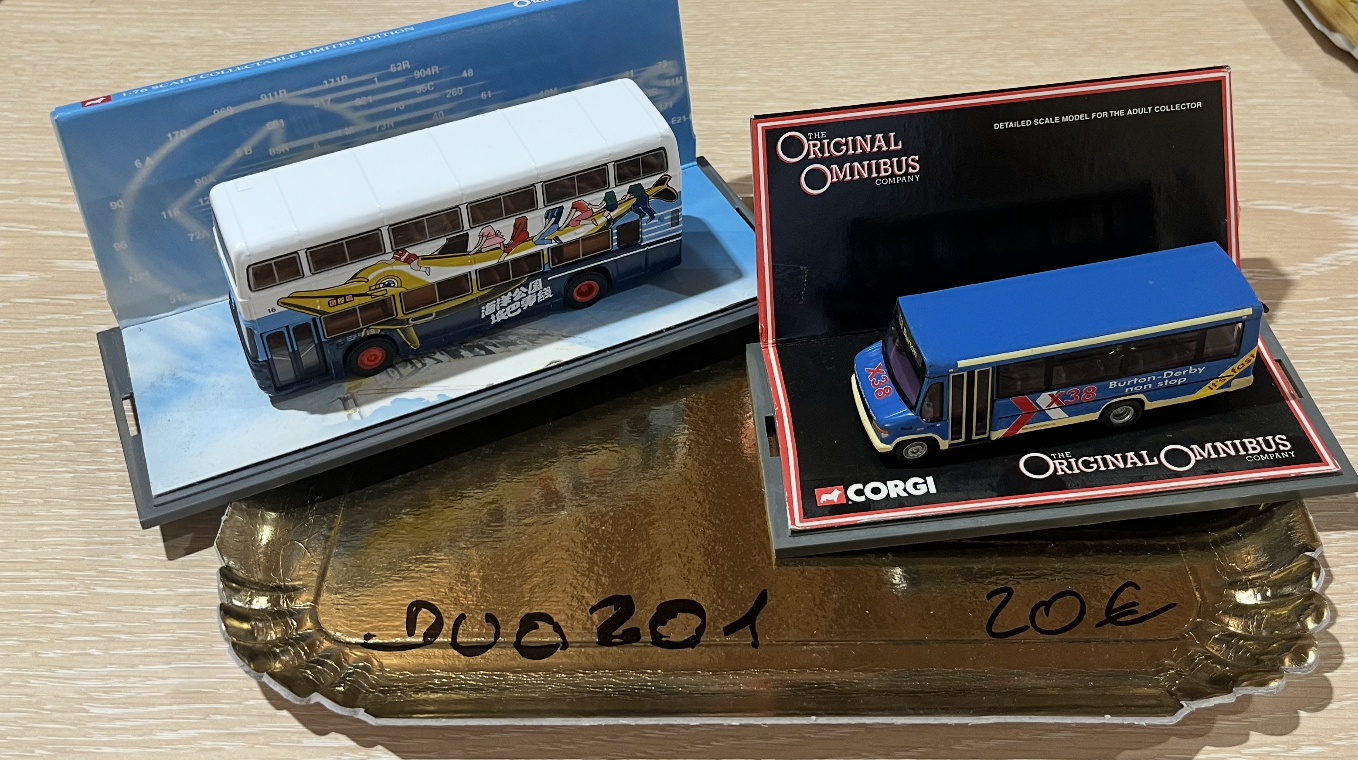 DUO BUS CORGI 1/43