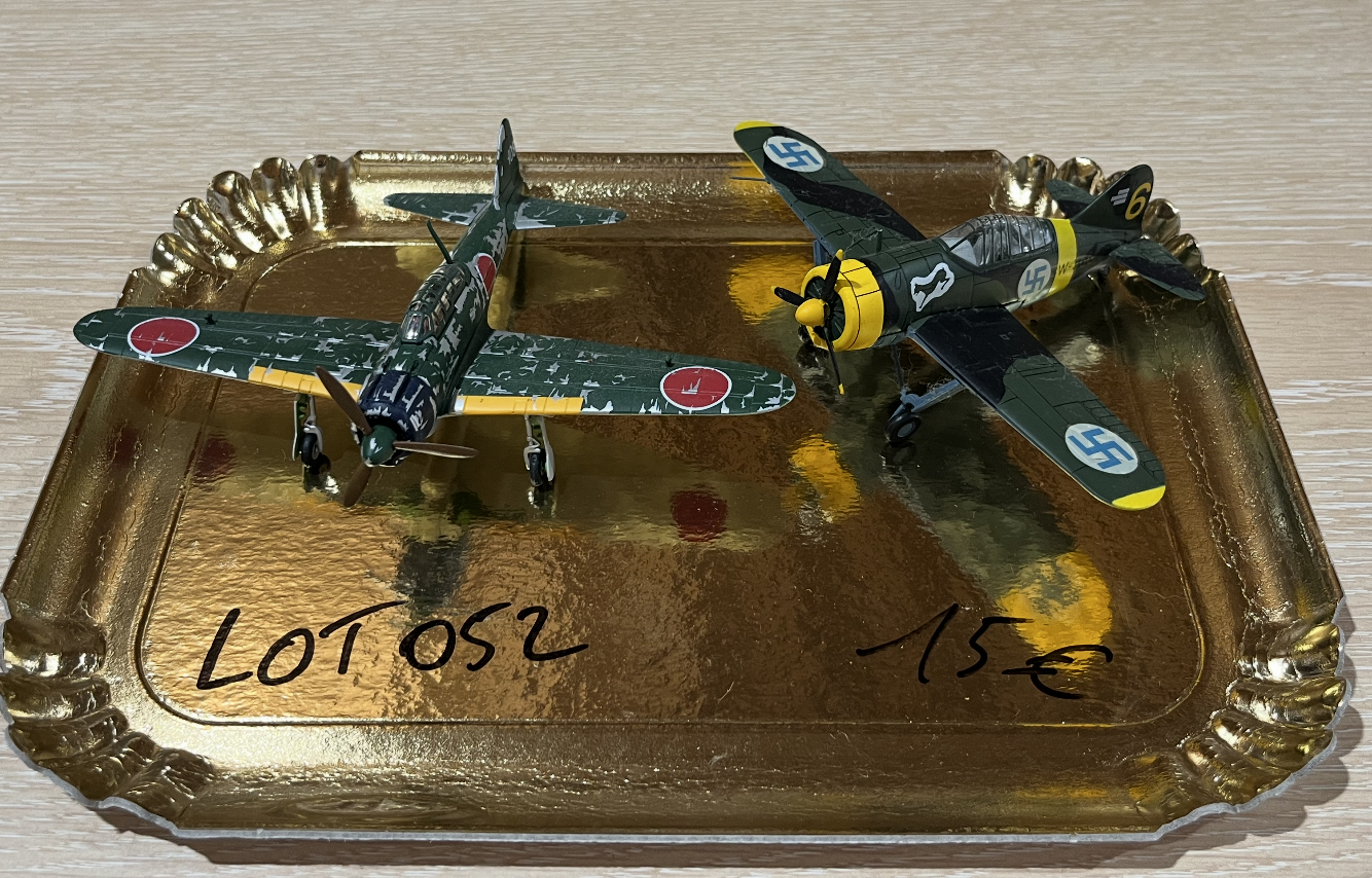 LOT AVION MILITAIRE