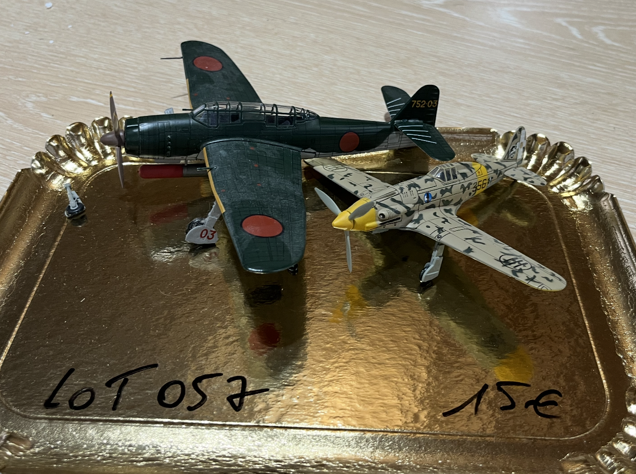LOT AVION MILITAIRE