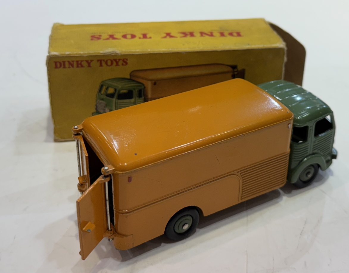 SIMCA CARGO DINKY TOYS 1/43°