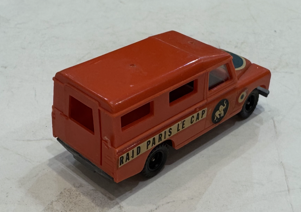 LAND ROVER CHAMPION 1/43