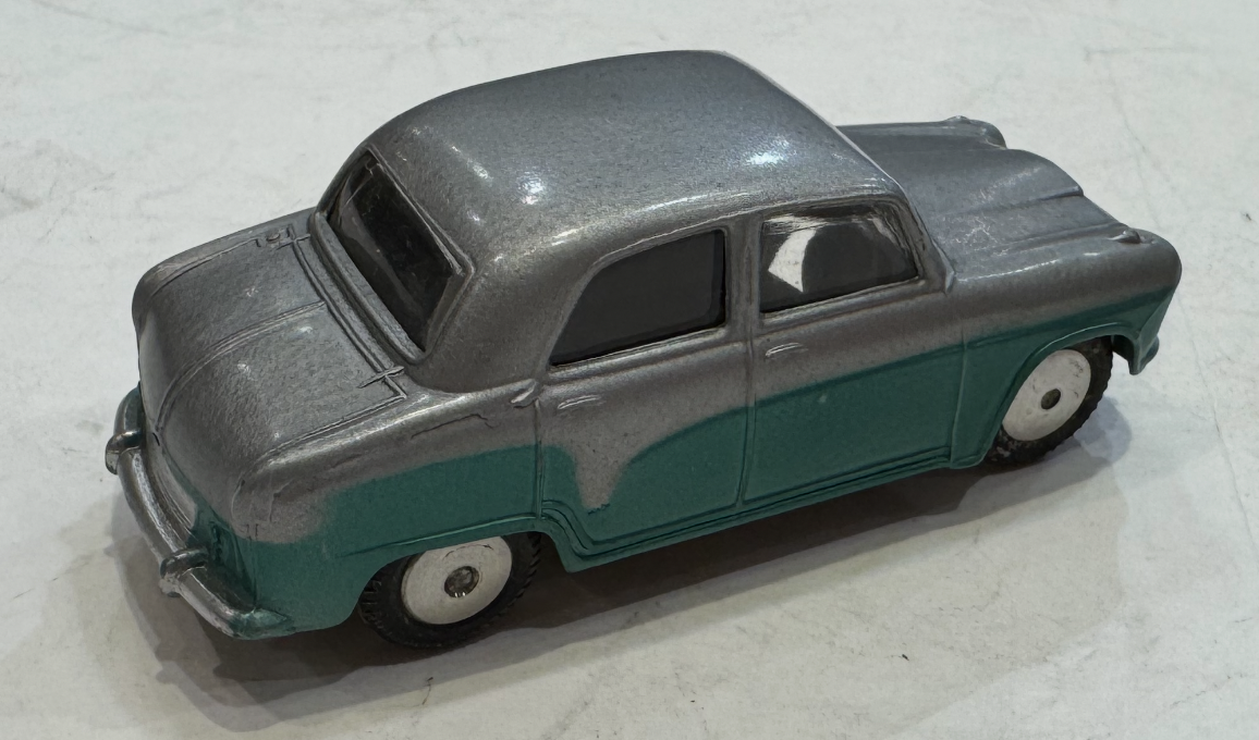 AUSTIN CAMBRIDGE 1/43 CORGI TOYS