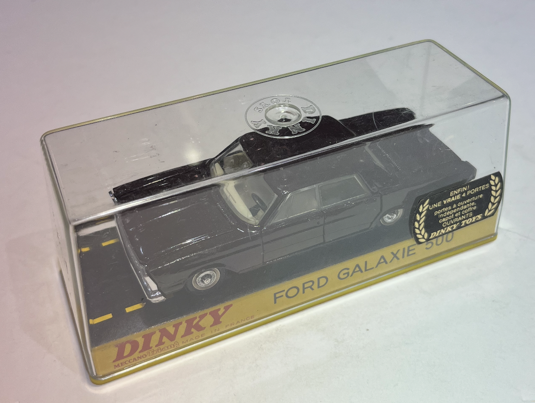 FORD GALAXIE 500 DINKY 1/43