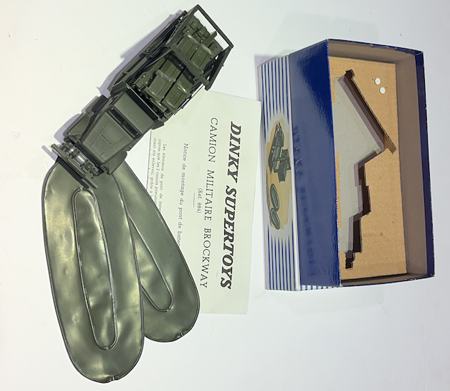 BROCKWAY CAMION MILITAIRE AVEC PONT DE BATEAUX DINKY 1/43