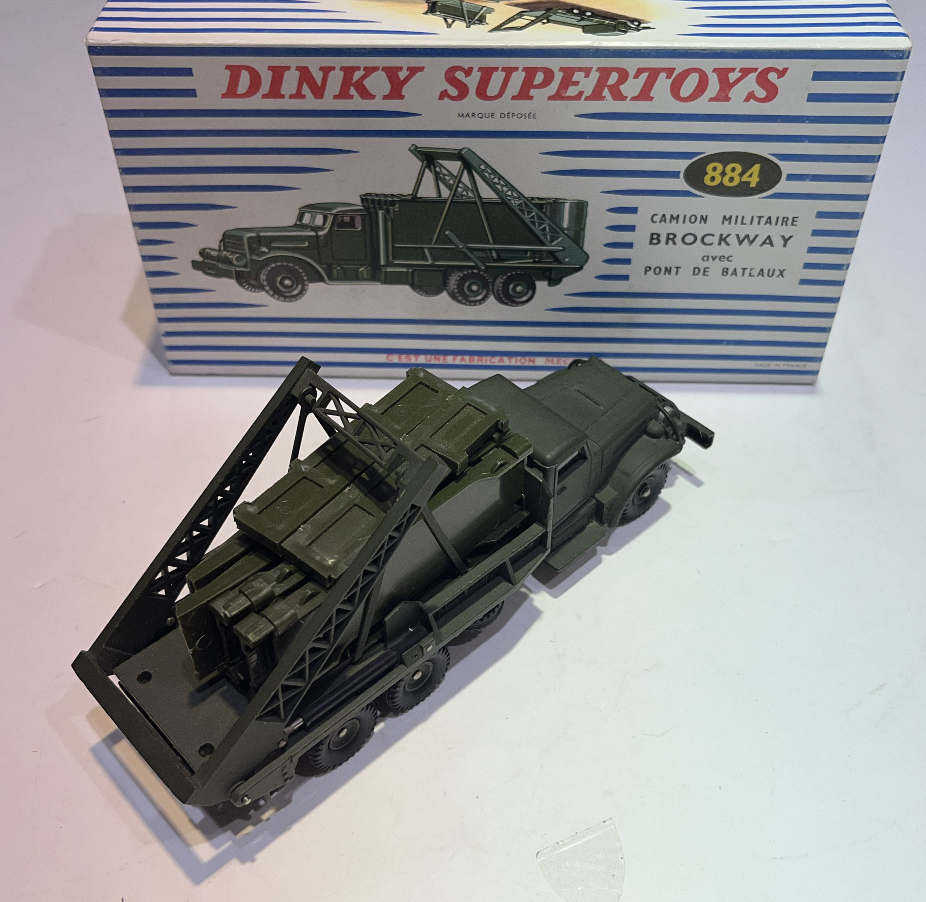 BROCKWAY CAMION MILITAIRE AVEC PONT DE BATEAUX DINKY 1/43