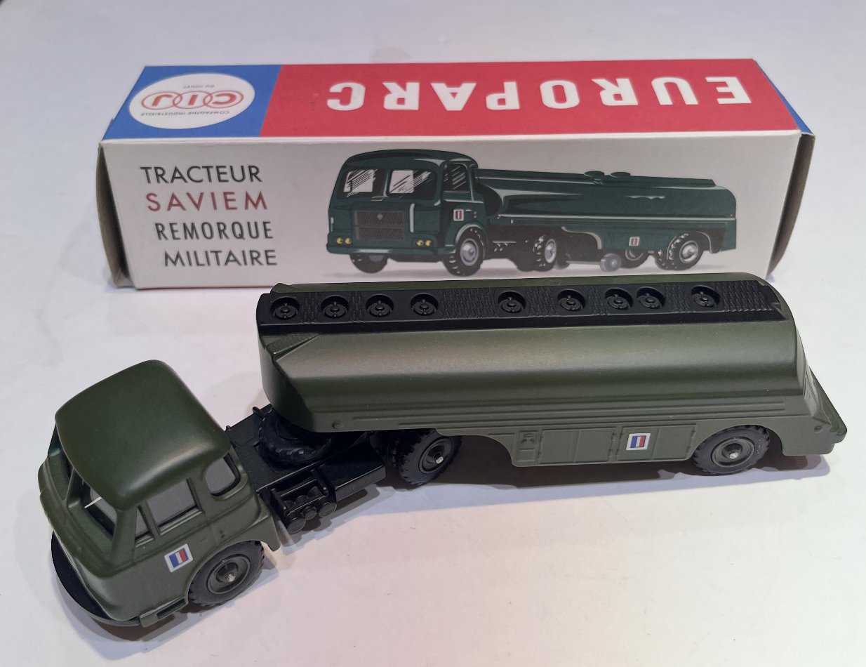 TRACTEUR SAVIEM CITERNE MITAIRE 1/43