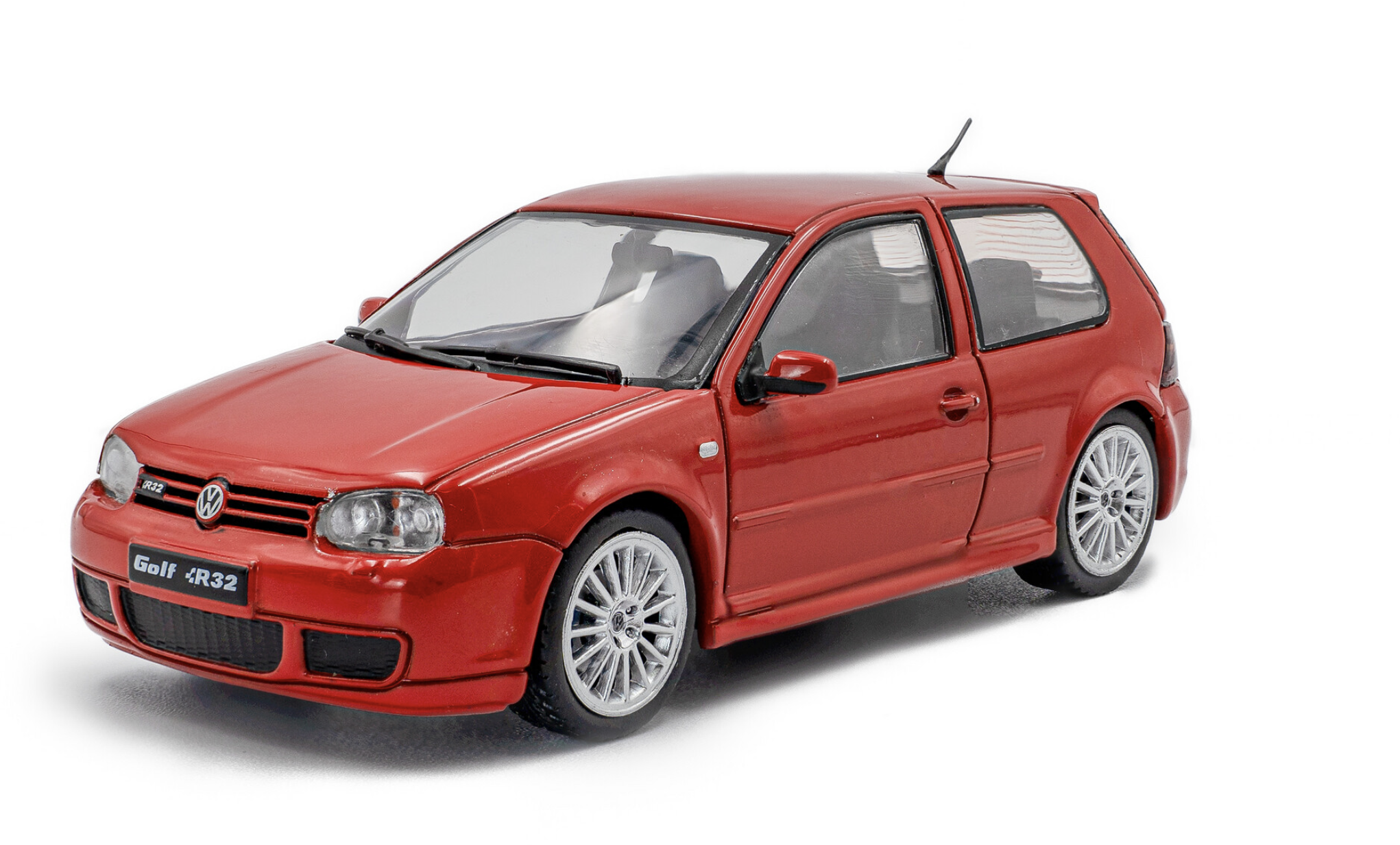 VOLKSWAGEN GOLF IV R32 – TORONTO RED – 2003 SOLIDO 1/43