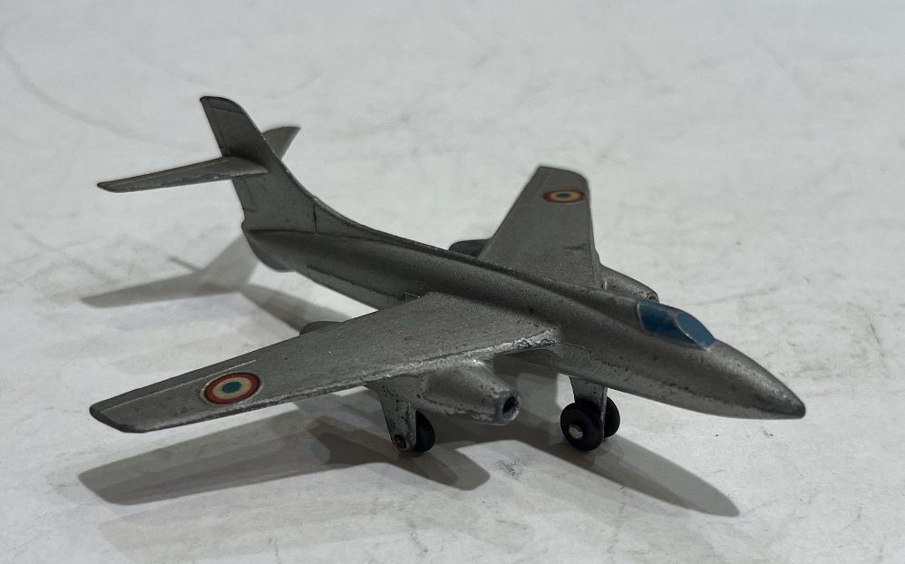 VAUTOUR DINKY TOYS 1/100°