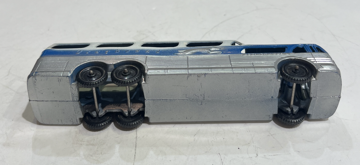 GREYHOUND PULLMAN SCENICRUISER TOOTSIETOY 1/50