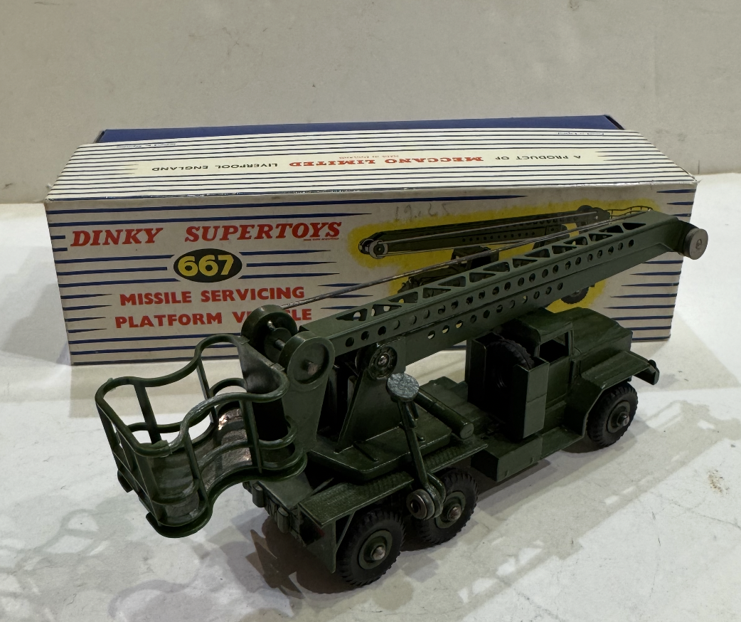 MISSILE SERVICING PLATFORM VEHICLE DINKY TOYS 1/43