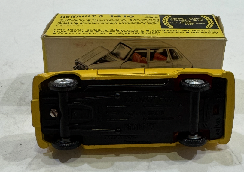 RENAULT 6 DINKY TOYS 1/43