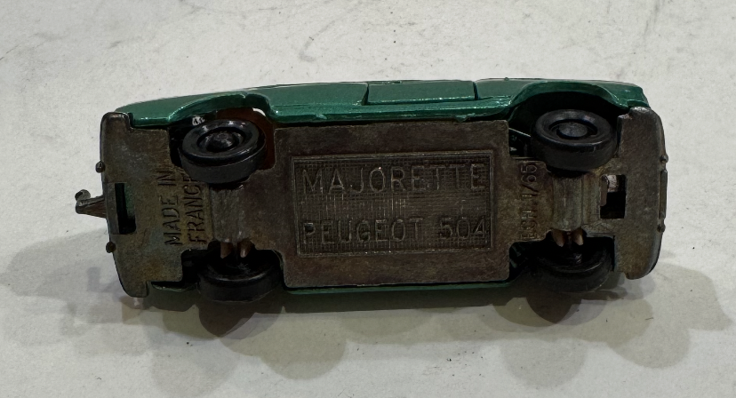 PEUGEOT 504 MAJORETTE 1/64