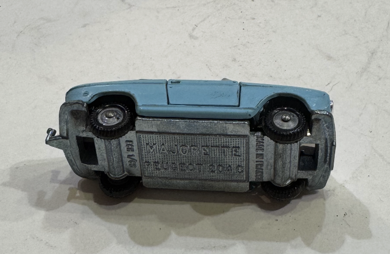 PEUGEOT 204 C  MAJORETTE 1/64