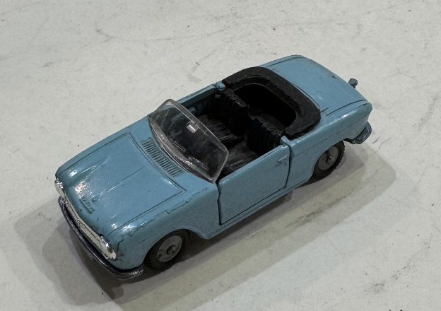 PEUGEOT 204 C  MAJORETTE 1/64