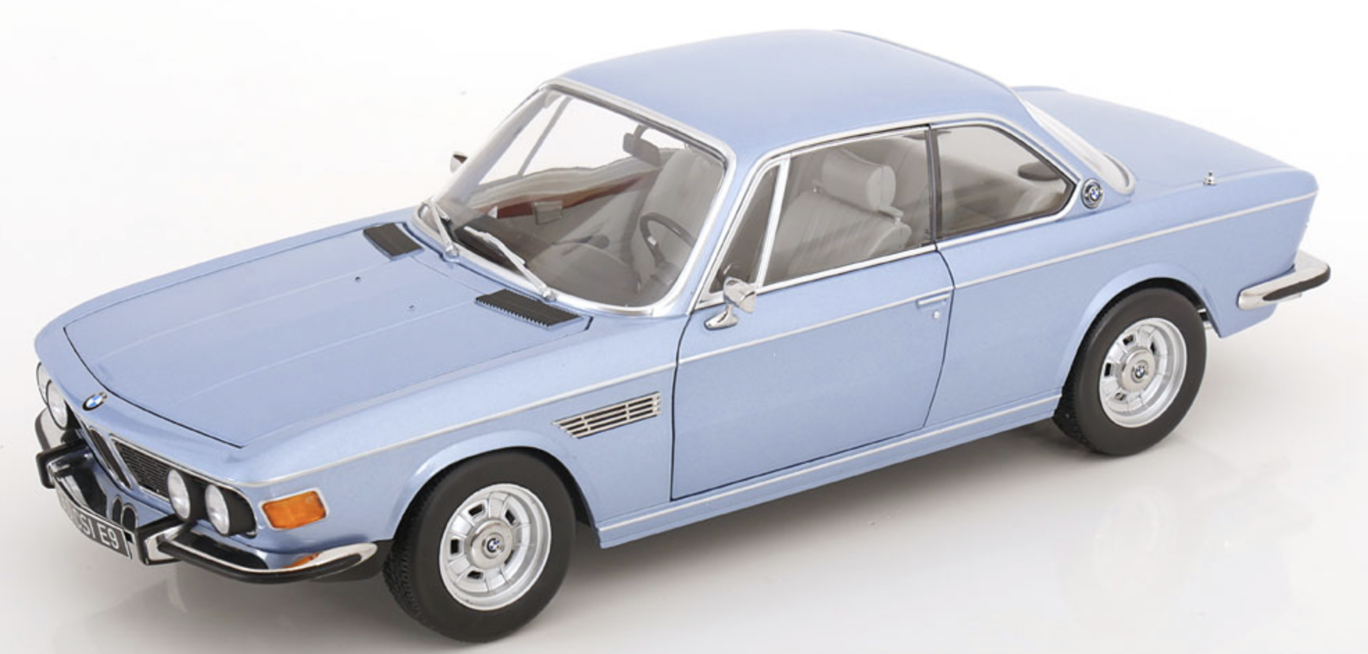 BMW 3.0 CSI E9 KK SCALE 1/12