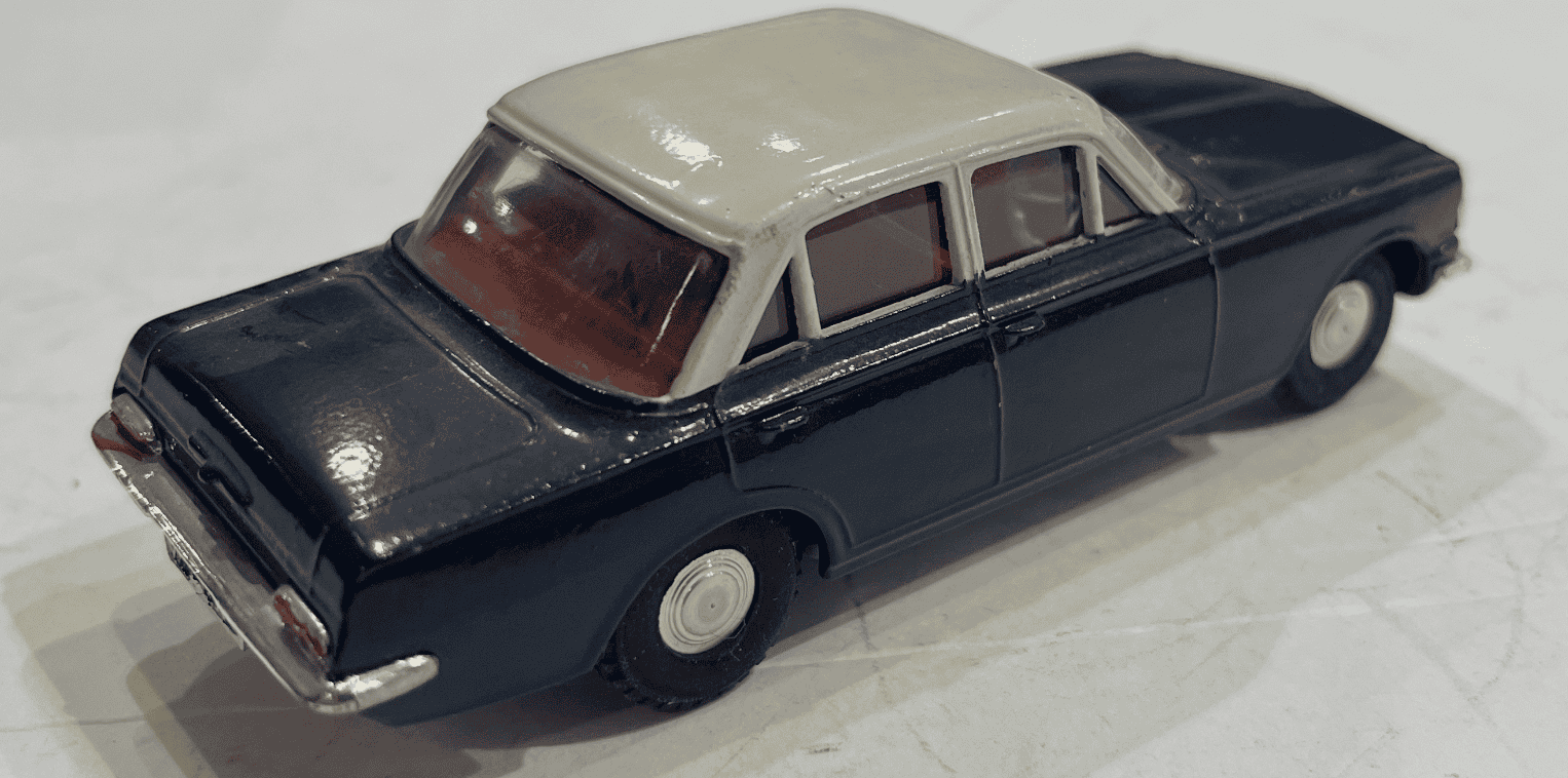VAUXHALL CRESTA 1/43 SPOT ON