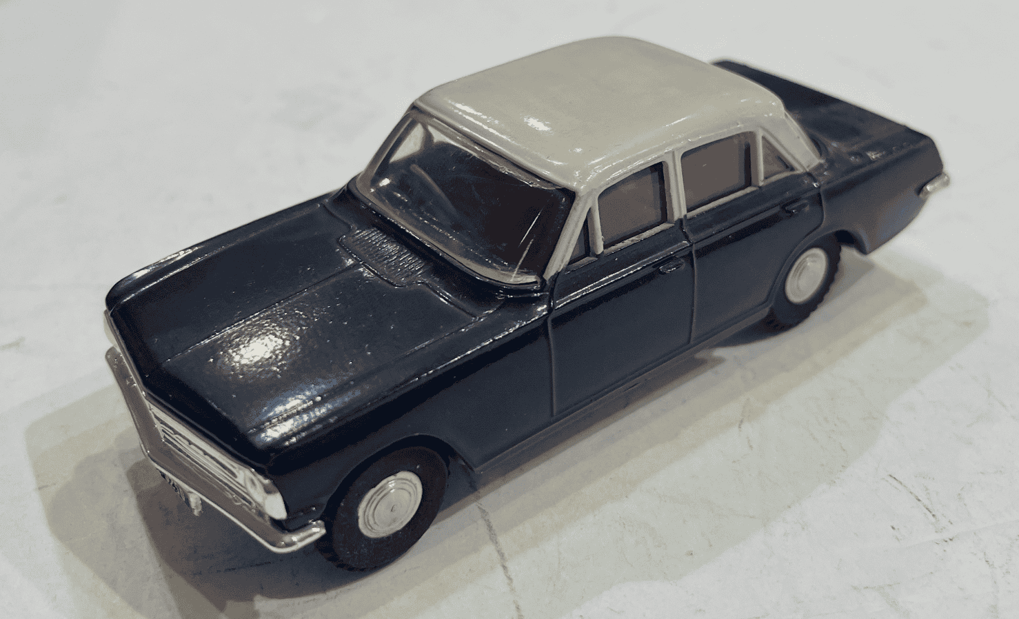 VAUXHALL CRESTA 1/43 SPOT ON