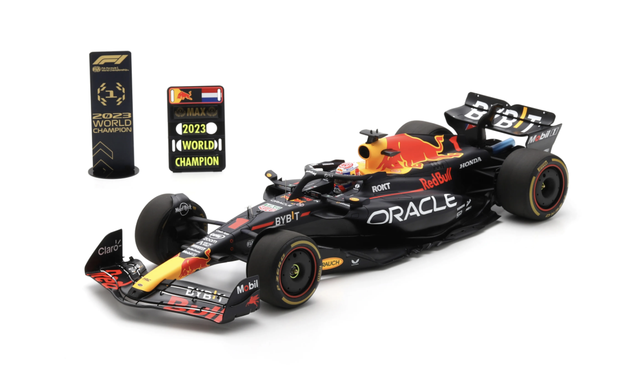 ORACLE RED BULL RACING RB19 NO.1 ORACLE RED BULL RACING QATAR GP 2023 FORMULA ONE DRIVERS' CHAMPION MAX VERSTAPPEN WITH PIT BOARDS 1/12 SPARK