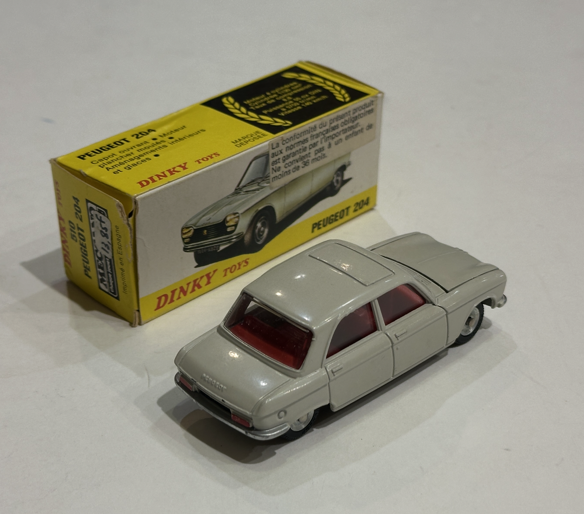 PEUGEOT 204 BEIGE DINKY TOYS 1/43°