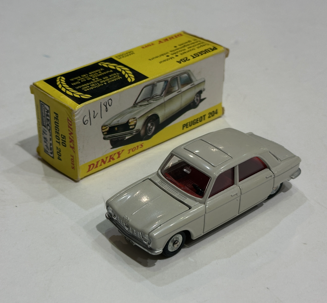 PEUGEOT 204 BEIGE DINKY TOYS 1/43°