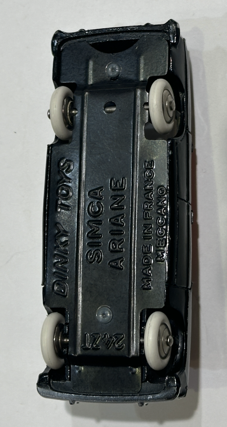 SIMCA ARIANE TAXI 1957 DINKY TOYS 1/43°