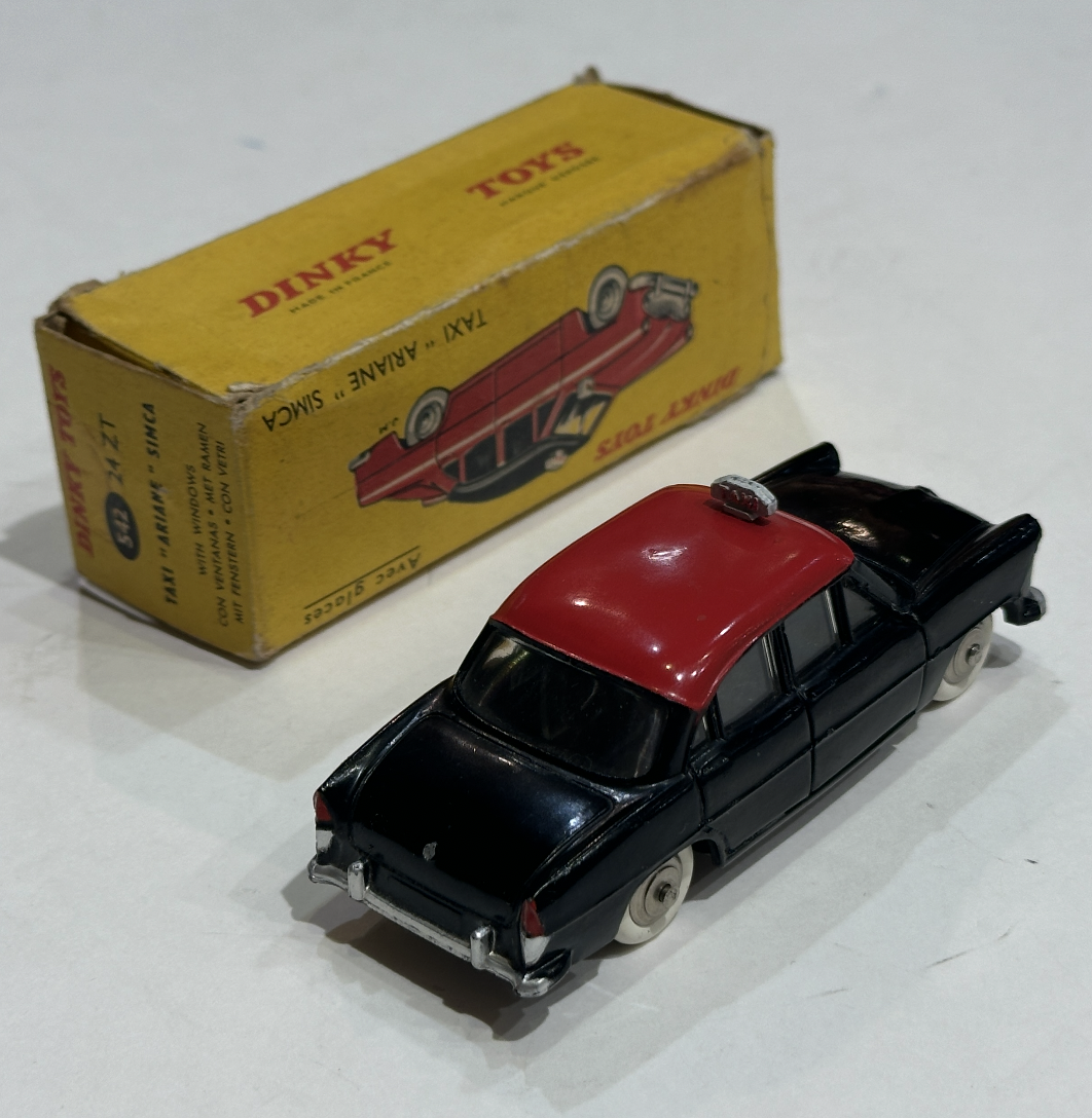 SIMCA ARIANE TAXI 1957 DINKY TOYS 1/43°