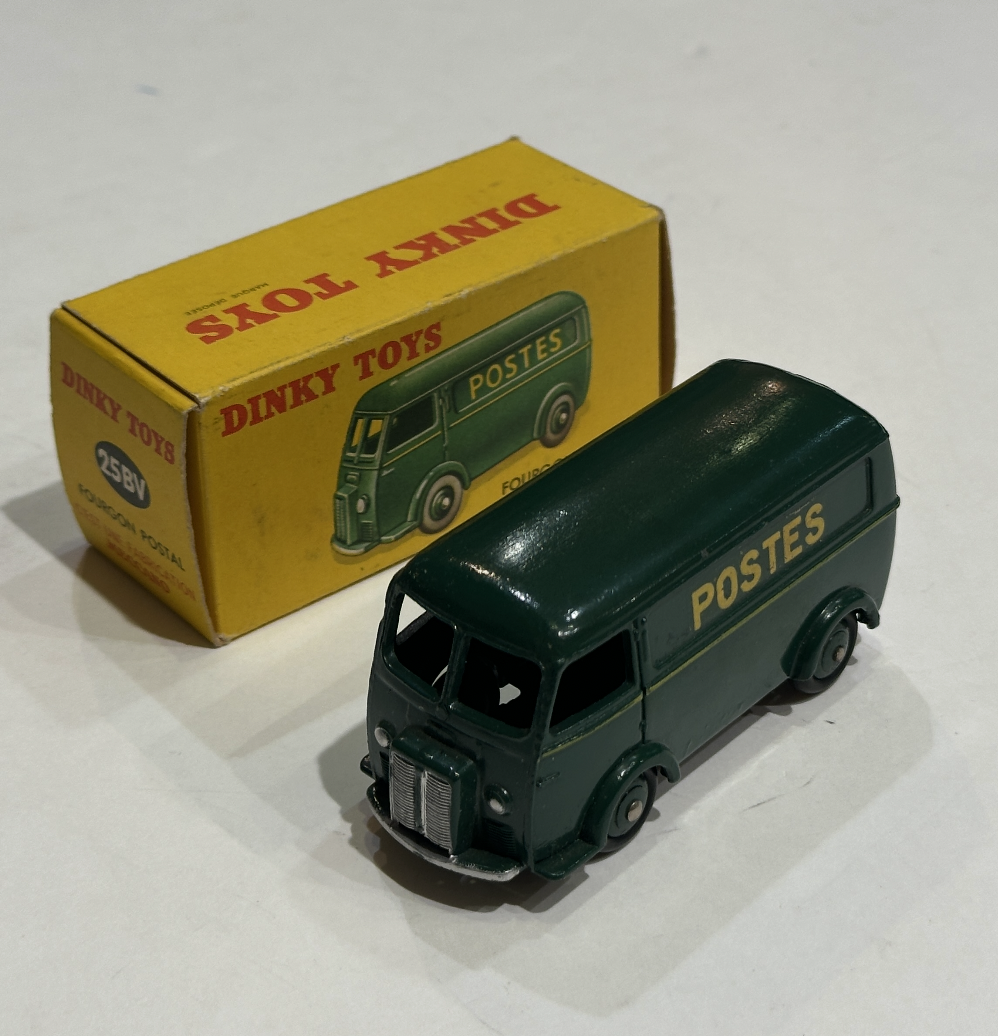 FOURGON POSTAL PEUGEOT D.3.A 1/43 DINKY TOYS