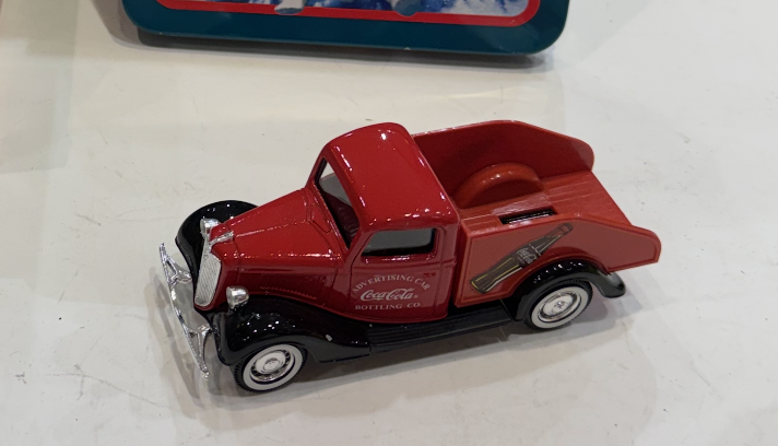 FORD V8 PICK UP SOLIDO  1/43