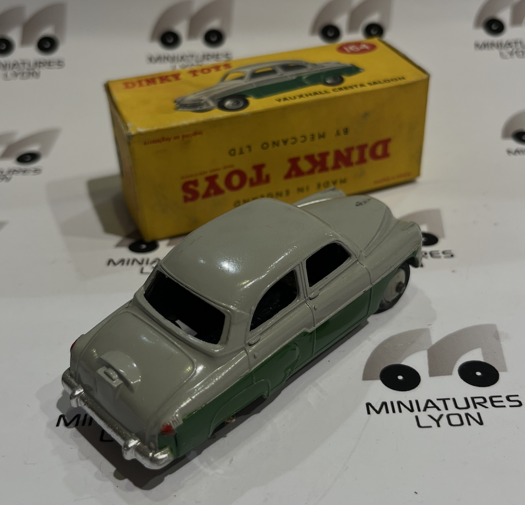 VAUXHALL CRESTA SALOON DINKY TOYS  1/43
