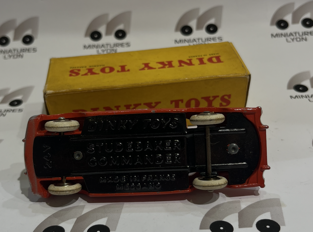 STUDEBAKER COMMANDER DINKY TOYS 1/43°