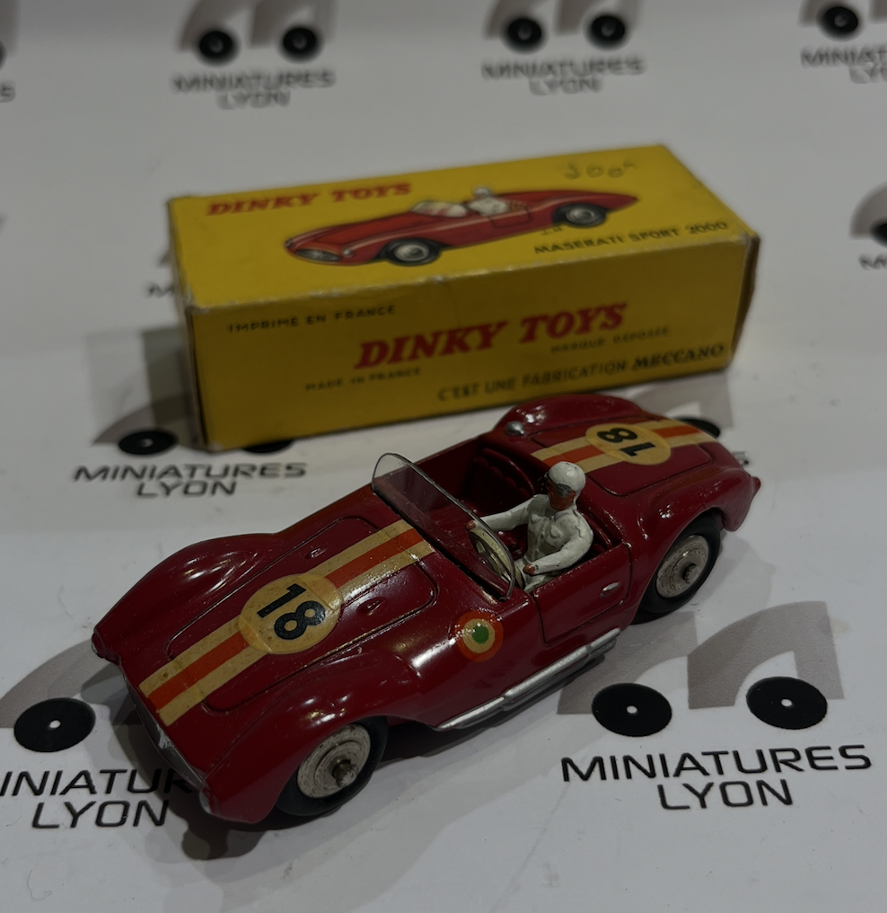 MASERATI SPORT 2000 DINKY TOYS 1/43