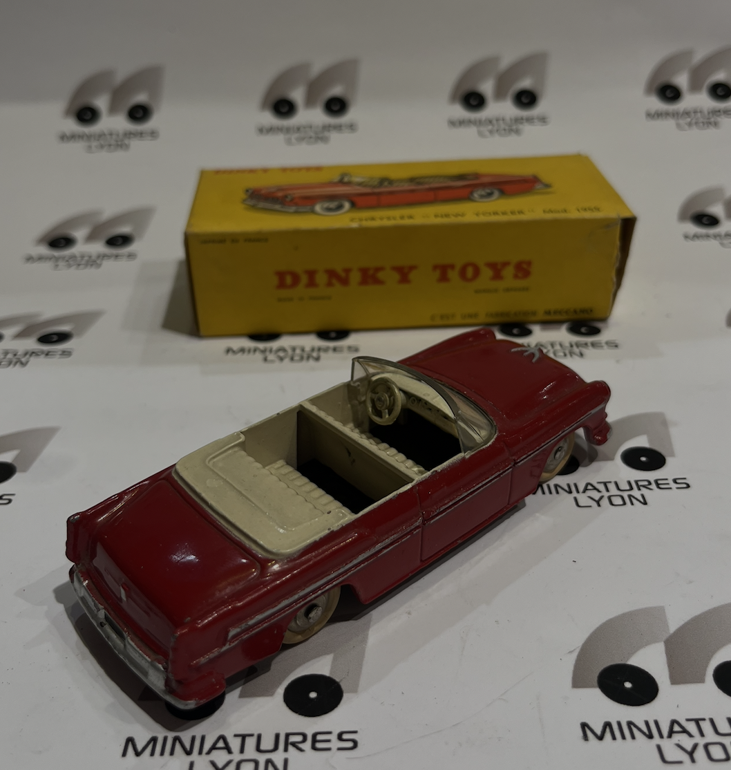 CHRYSLER NEW YORKER DINKY TOYS  1/43