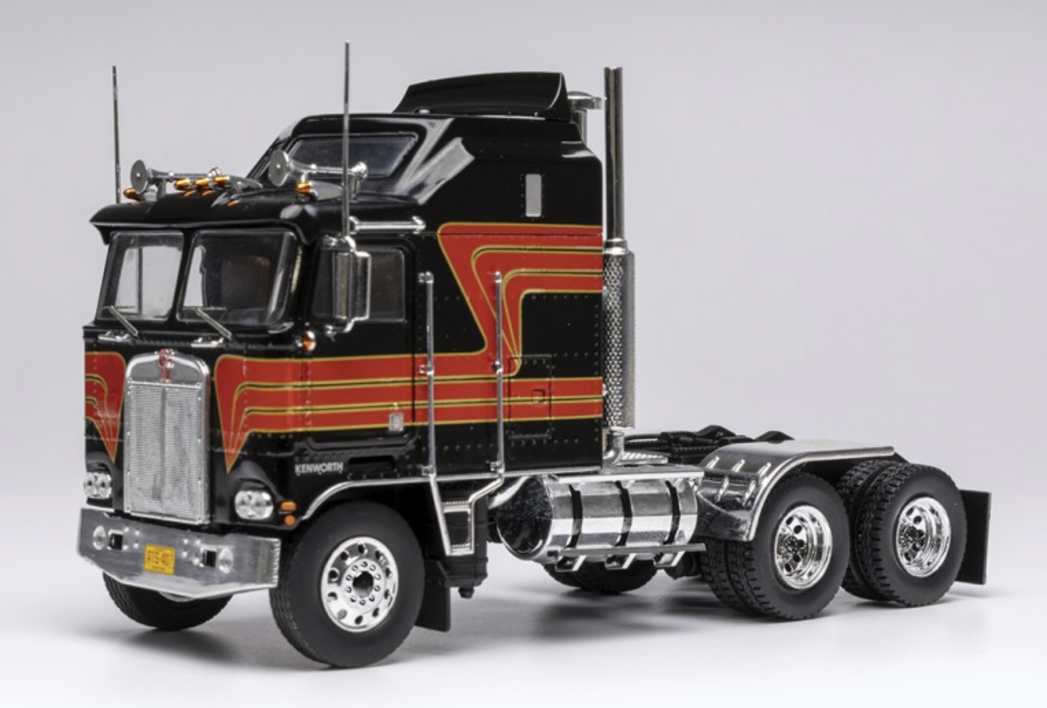 Kenworth K 100 Aerodyne 1976 IXO 1/43