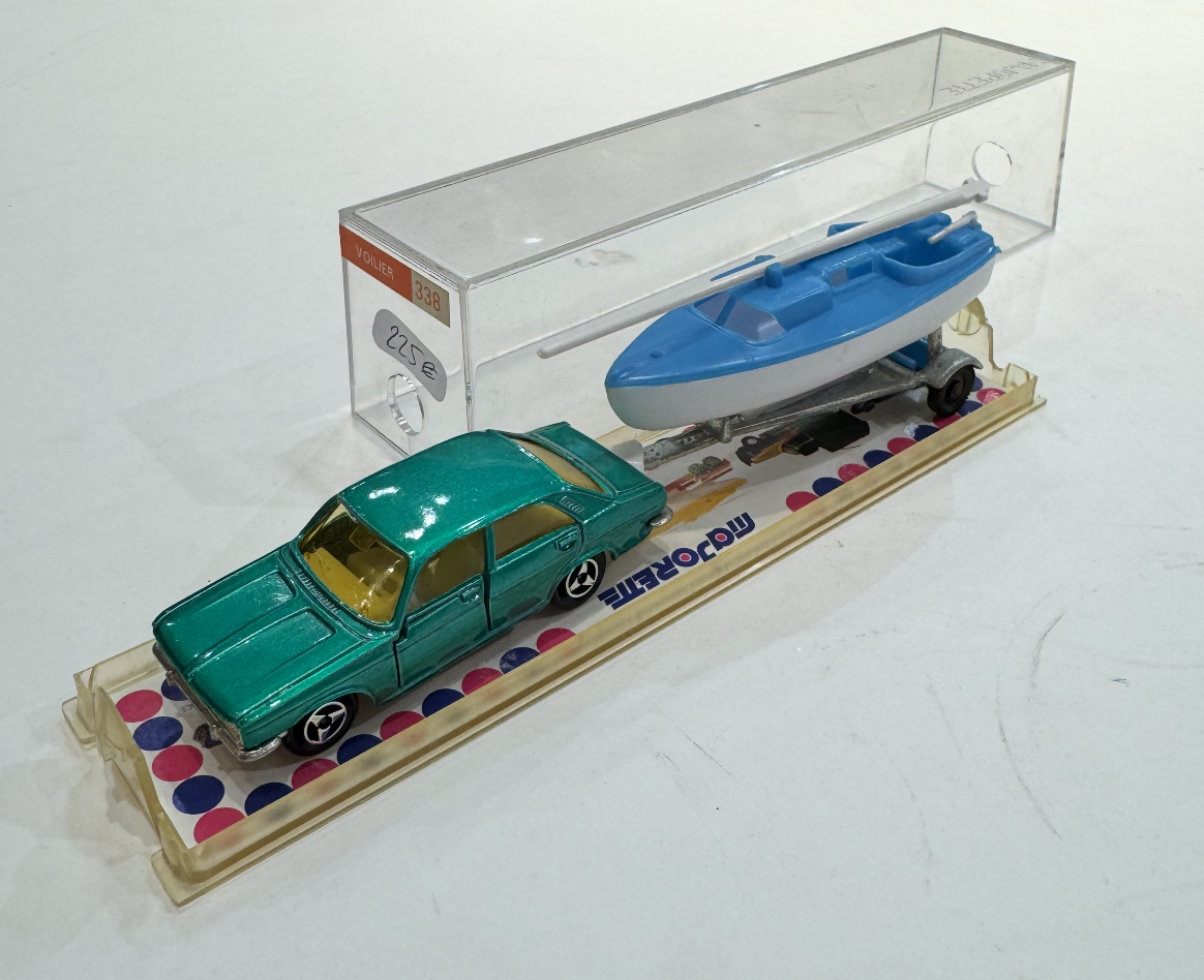 SIMCA CHRYSLER AVEC VOILER  MAJORETTE 1/64