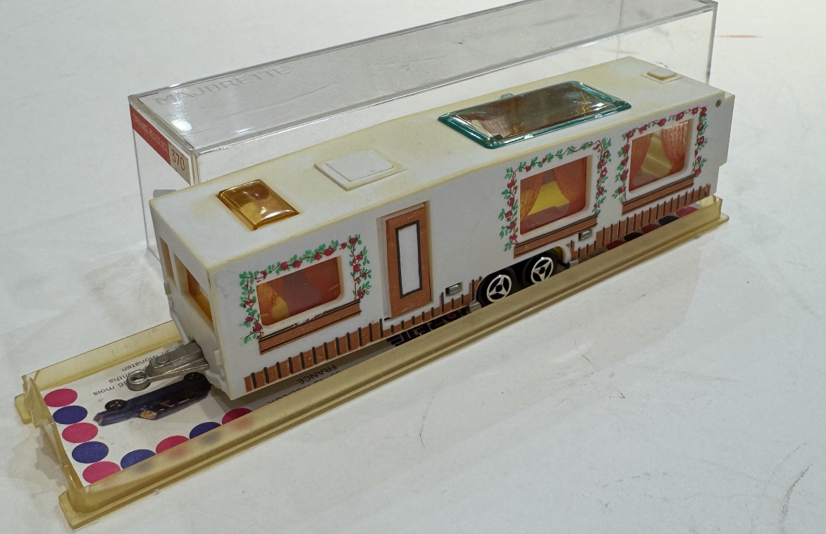 CARAVANE RESIDENCE MAJORETTE 1/64