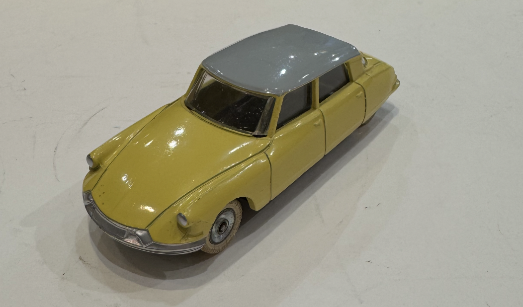 CITROEN DS 19 DINKY TOYS 1/43