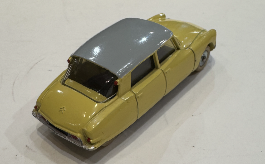 CITROEN DS 19 DINKY TOYS 1/43