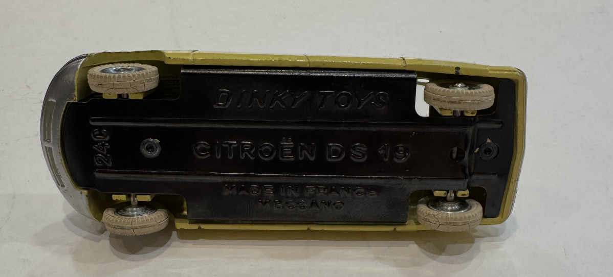 CITROEN DS 19 DINKY TOYS 1/43