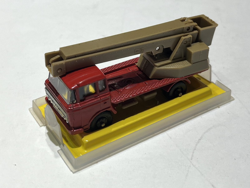 CAMION DAF POMPIER  MAJORETTE 1/64