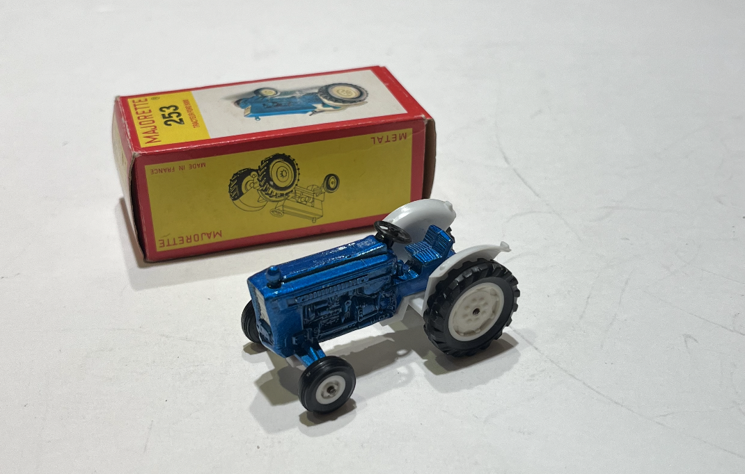 TRACTOR FORD 5000 MAJORETTE 1/64
