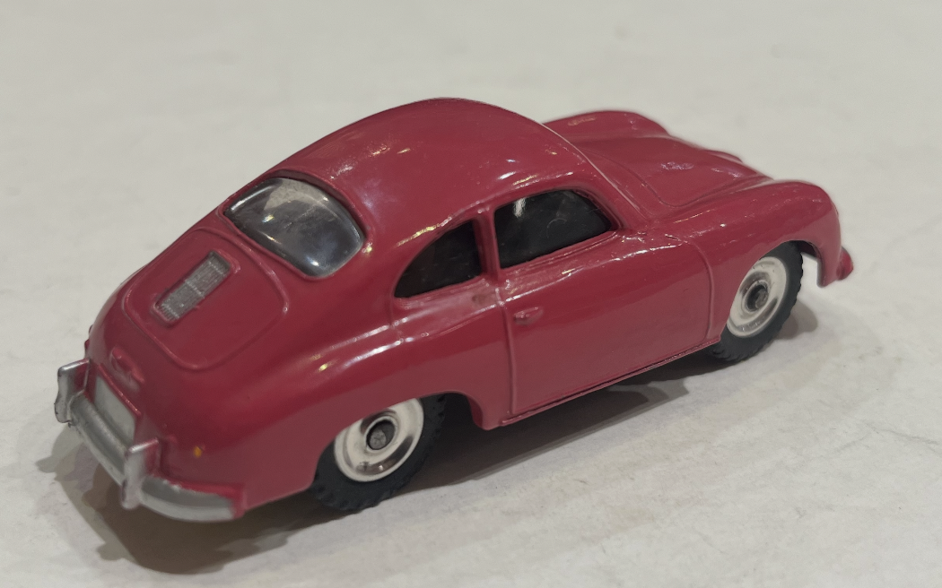 PORSCHE 356A  ROUGE DINKY TOYS 1/43