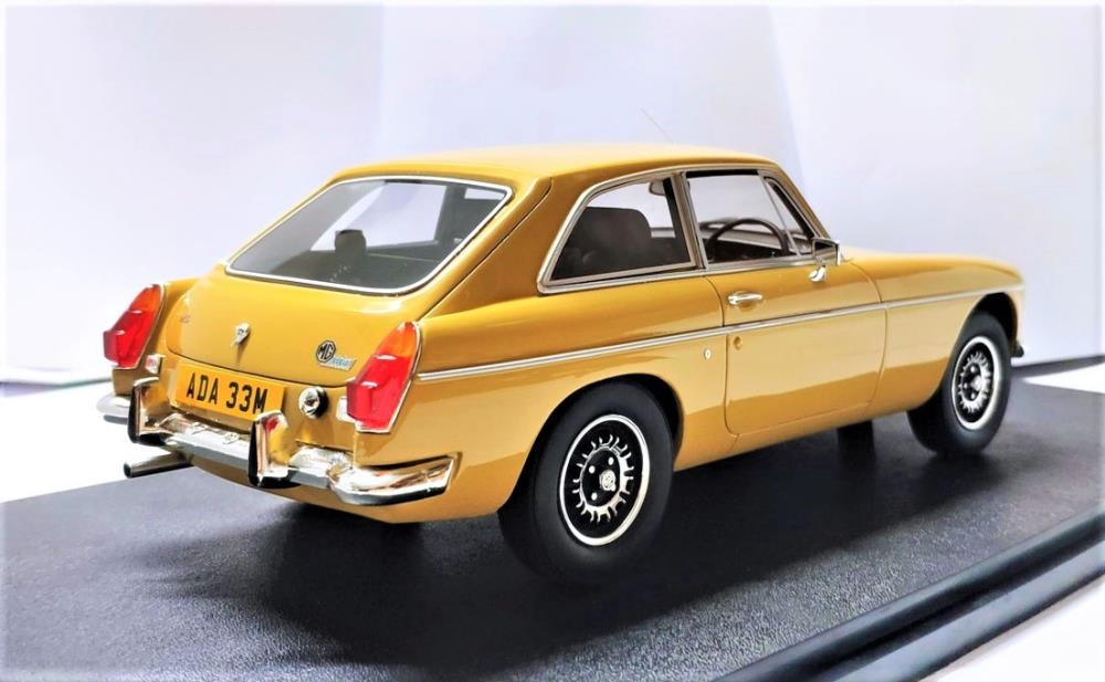 MG B GT V8 HARVEST GOLD CULT SCALE MODELS 1/18°