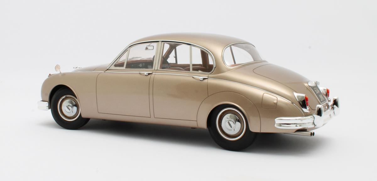 JAGUAR MKII 3.8L GOLD METALLIC 12 ART FINE MODEL CARS 1/12°